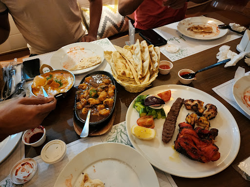 مطعم بيت التنور الشرقي 