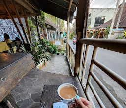 Warung Sharaswhaty photo