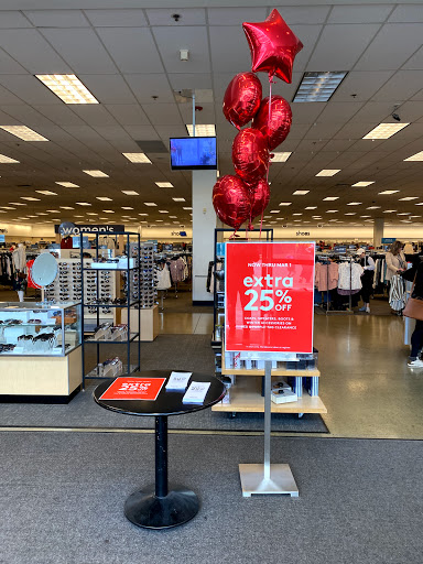 Department Store «Nordstrom Rack», reviews and photos, 17200 Southcenter Pkwy, Tukwila, WA 98188, USA