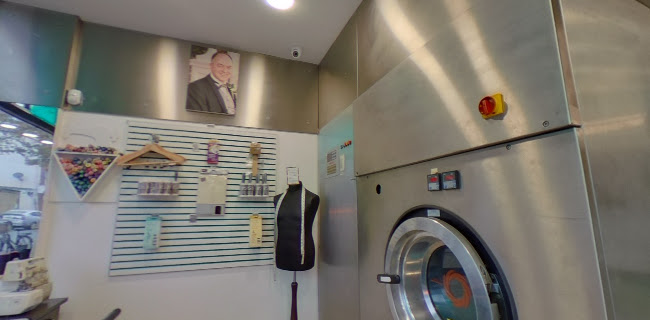 Connoisseur Dry Cleaners - Laundry service