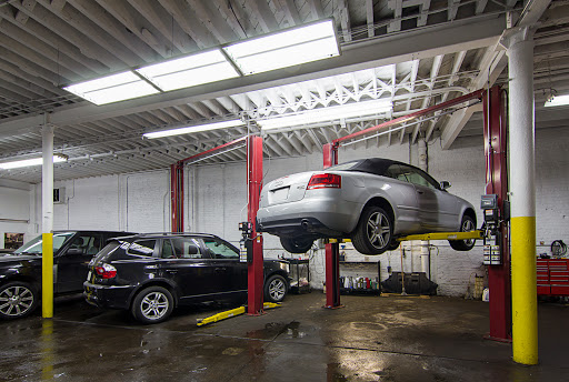 Auto Repair Shop «Spotlight Automotive», reviews and photos, 1474 W Hubbard St, Chicago, IL 60642, USA