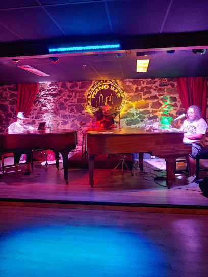 Duelers Piano Bar photo