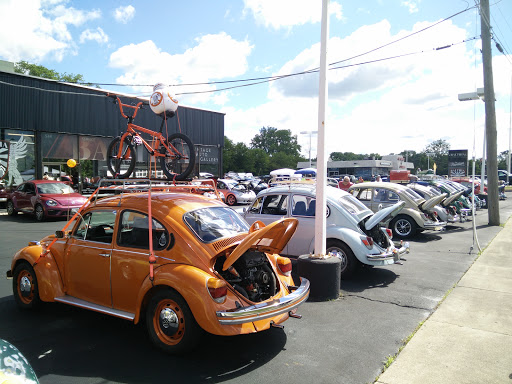 Car Dealer «Baltria Vintage Auto Gallery», reviews and photos, 4200 E Main St, St Charles, IL 60174, USA