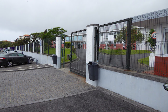 Avaliações doEscola Secundária Domingos Rebelo em Ponta Delgada - Escola