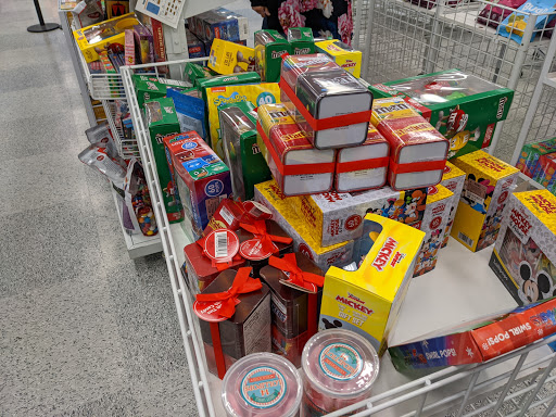 Clothing Store «Ross Dress for Less», reviews and photos, 484 Randall Rd, South Elgin, IL 60177, USA