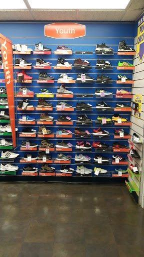 Sporting Goods Store «Big 5 Sporting Goods - Wilshire», reviews and photos, 6601 Wilshire Blvd, Los Angeles, CA 90048, USA