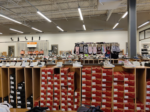 Shoe Store «DSW Designer Shoe Warehouse», reviews and photos, 852 N E Mall Blvd, Hurst, TX 76053, USA