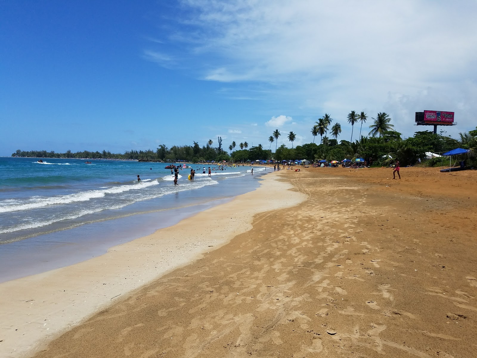 Φωτογραφία του Playa Fortuna με μακρά ευθεία ακτή