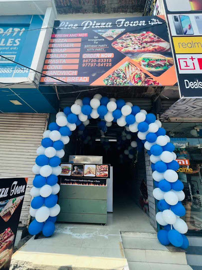 Live pizza twon - Live pizza town shop, Tehsil Road, near sharda dental clinic, Anand Colony, Waraich Colony, Samana, Punjab 147101, India