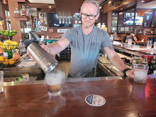 Shopping Mall «Shops On Lane Avenue», reviews and photos, 1675 W Lane Ave, Upper Arlington, OH 43221, USA