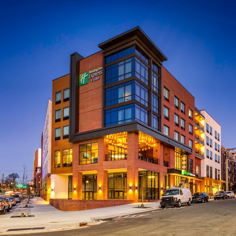 Holiday Inn Express & Suites Charlotte - South End, an IHG Hotel