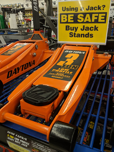 Hardware Store «Harbor Freight Tools», reviews and photos, 34900 Groesbeck Hwy, Charter Twp of Clinton, MI 48035, USA