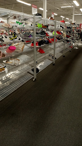 Clothing Store «Burlington Coat Factory», reviews and photos, 370 US-130, Hightstown, NJ 08520, USA