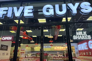 Five Guys Pavilion Mall image