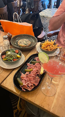 En Face Restaurant-Bar à Paris