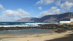 Photo de Piscina natural Caleta de Famara Beach et le règlement