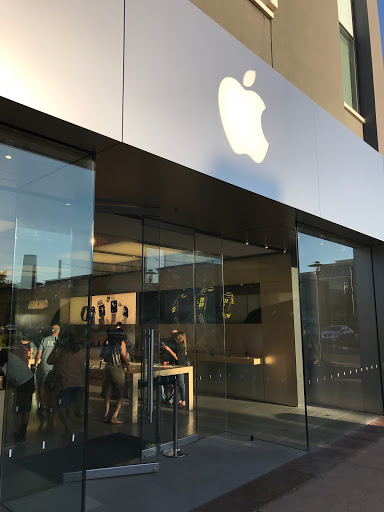Computer Store «Apple SanTan Village», reviews and photos, 2218 E Williams Field Rd, Gilbert, AZ 85295, USA