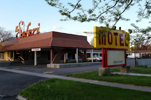 Safari Motel image