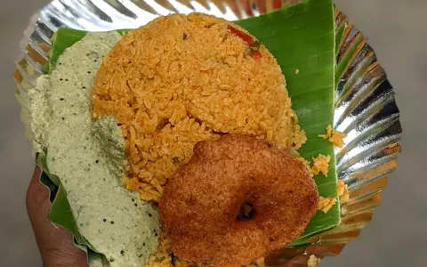 Sri Annapoorneshwari Fast Food - Rice bath and Idli hotel image