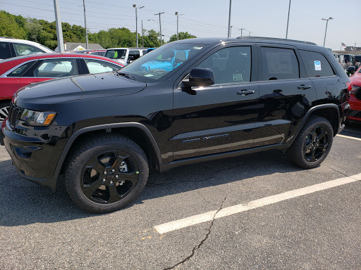 Car Dealer «Elmwood Chrysler Dodge Jeep Ram», reviews and photos, 625 Taunton Ave, East Providence, RI 02914, USA