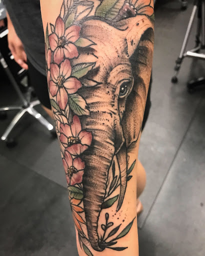 Fox Tattoo Parlor & Gallery, 3045-B SE 3rd Ave, Ocala, FL 34471, USA, 