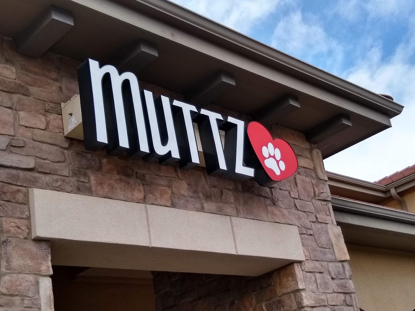 Muttz Natural Pet Goods a Bentley's Pet Stuff Co.