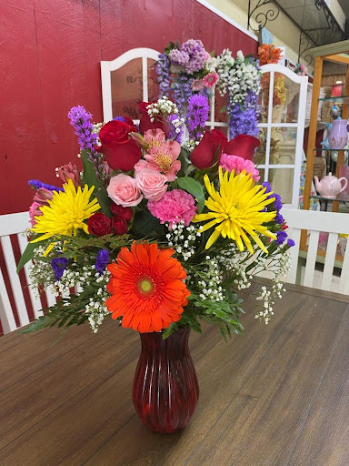 Florist «Petite II Florist», reviews and photos, 3268 Hempstead Turnpike, Levittown, NY 11756, USA