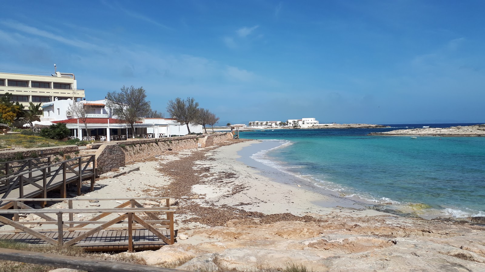 Photo de Platja Es Pujols zone des équipements