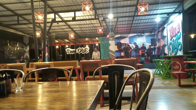Time Out Cafe And Resto Sengkang
