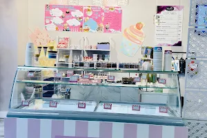 Marlee's Cupcakery & Creamery image