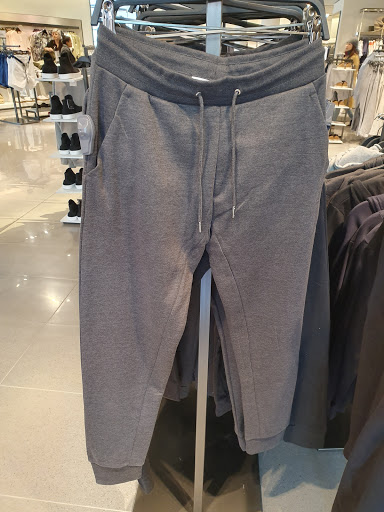 Stores to buy women's baggy pants Copenhagen