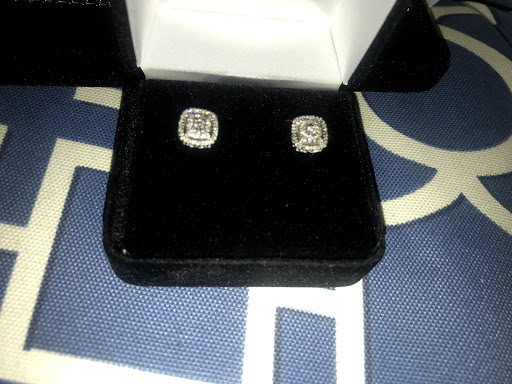 Jewelry Store «Kay Jewelers», reviews and photos, 6401 Bluebonnet Blvd #2130, Baton Rouge, LA 70836, USA