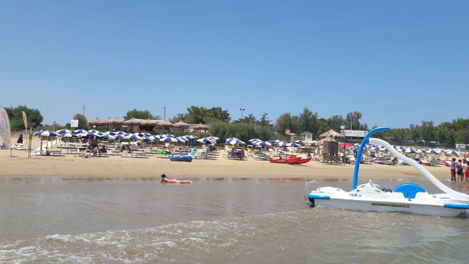Valokuva Spiaggia di Molinellaista. osittain lomakeskusalue
