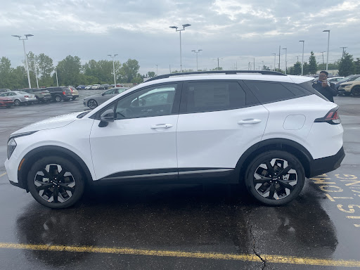 Auto Repair Shop «Summit Place Kia East», reviews and photos, 44900 N Gratiot Ave, Charter Twp of Clinton, MI 48036, USA