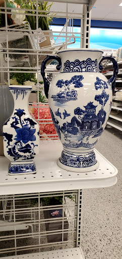 Clothing Store «Ross Dress for Less», reviews and photos, 3701 Truxel Rd, Sacramento, CA 95834, USA