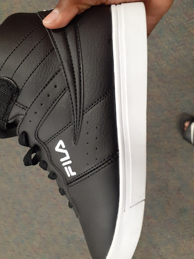 Shoe Store «Shoe Carnival», reviews and photos, 12556 Westheimer Rd, Houston, TX 77077, USA