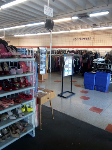 Non-Profit Organization «Goodwill - Canoga Park», reviews and photos, 7107 Owensmouth Ave, Canoga Park, CA 91303, USA