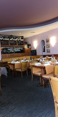 Atmosphère du Restaurant français Restaurant Tea Room Hug à Mulhouse - n°10