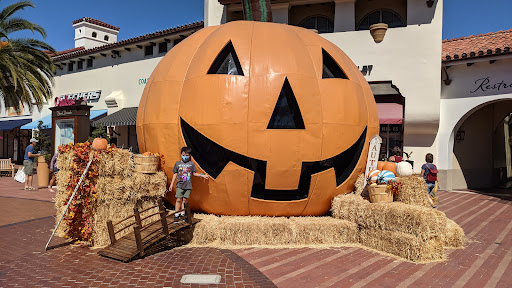 Outlet Mall «Outlets at San Clemente», reviews and photos, 101 W Avenida Vista Hermosa #190, San Clemente, CA 92672, USA