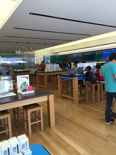 Computer Store «Microsoft Store - Stanford Shopping Center», reviews and photos, 186 Stanford Shopping Center, Palo Alto, CA 94304, USA