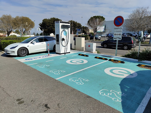 Borne de recharge de véhicules électriques PitPoint Charging Station Martigues