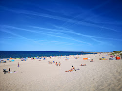 Photo de Western Ustka Beach avec rivage droit, long