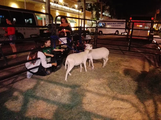 Coffee Shop «Starbucks», reviews and photos, 796 5th Ave S, Naples, FL 34102, USA