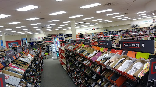 Shoe Store «Famous Footwear», reviews and photos, 835 E Baltimore Pike, Kennett Square, PA 19348, USA