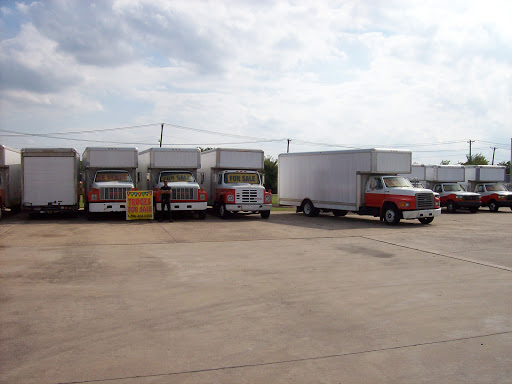 RV Storage Facility «U-Haul Moving & Storage at Downtown Main St», reviews and photos, 1117 E Main St, Grand Prairie, TX 75050, USA