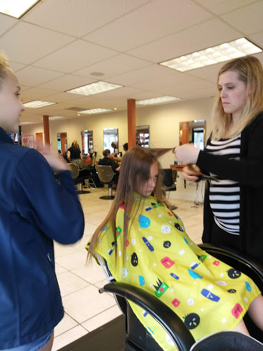 Hair Salon «Hair Cuttery», reviews and photos, 585 Hartford Rd, New Britain, CT 06053, USA