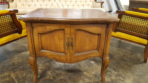 Thrift Store «St. Vincent de Paul Fenton Thrift Store», reviews and photos, 625 Gravois Rd, Fenton, MO 63026, USA