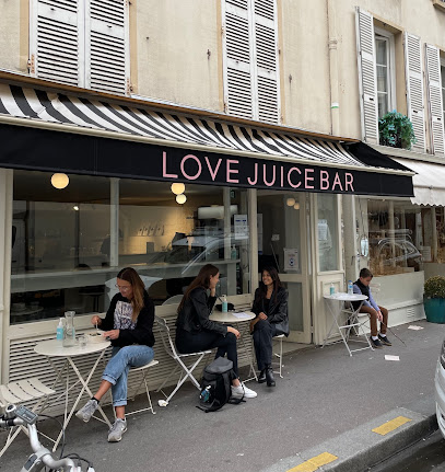 Love Juice Bar Tour Eiffel - 176 Rue de Grenelle, 75007 Paris, France