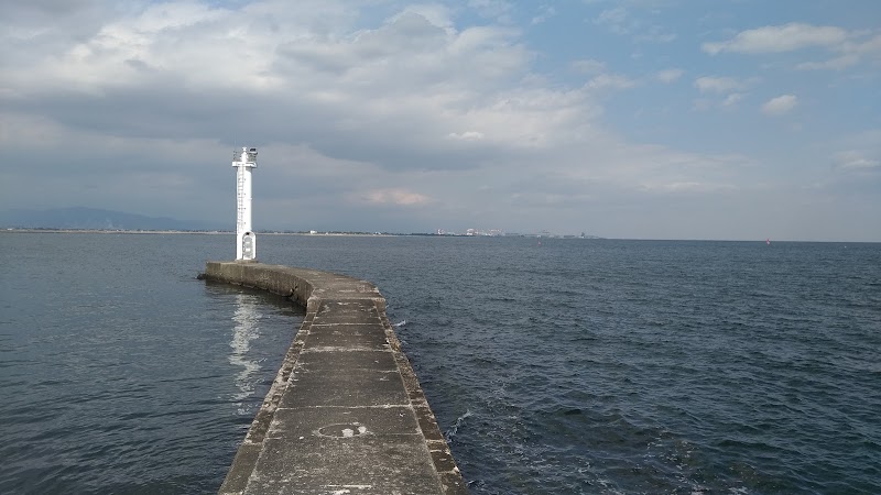 松阪港東防波堤灯台