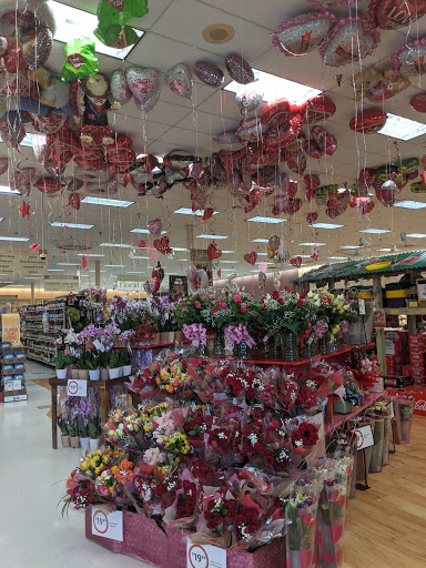 Grocery Store «Winn-Dixie», reviews and photos, 5400 Tchoupitoulas St, New Orleans, LA 70115, USA